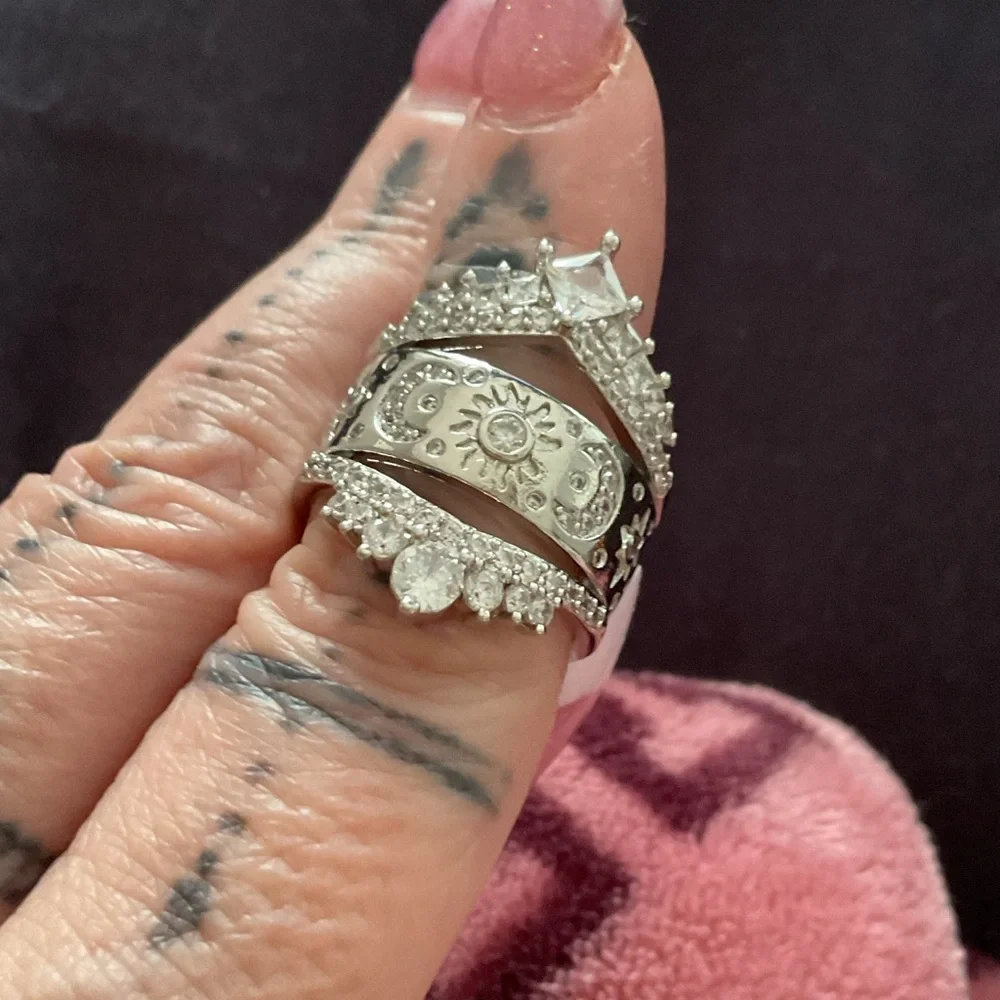 Elegant Silver and crystal Women's Ring - Picture 4 of 6
